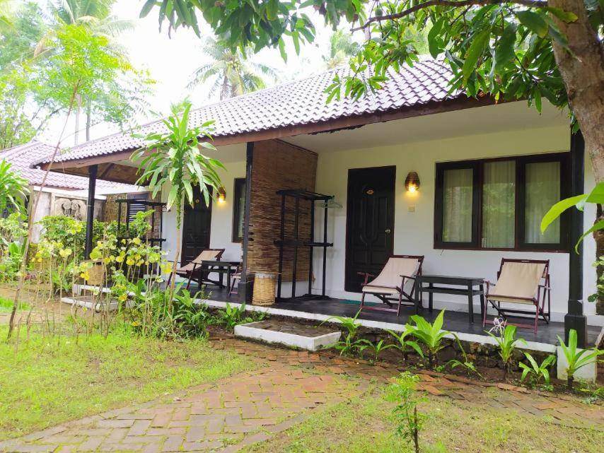 Emerald Sea Resort Ngwesaung Buitenkant foto
