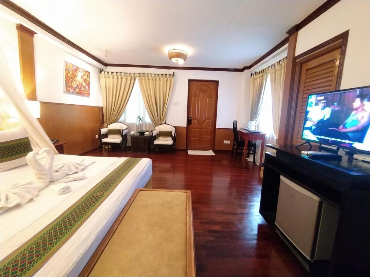 Emerald Sea Resort Ngwesaung Buitenkant foto