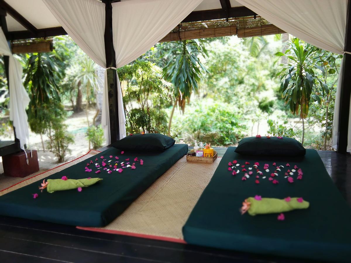 Emerald Sea Resort Ngwesaung Buitenkant foto
