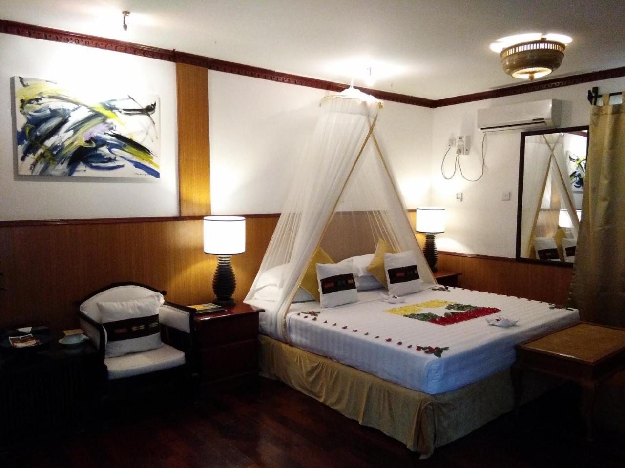 Emerald Sea Resort Ngwesaung Buitenkant foto