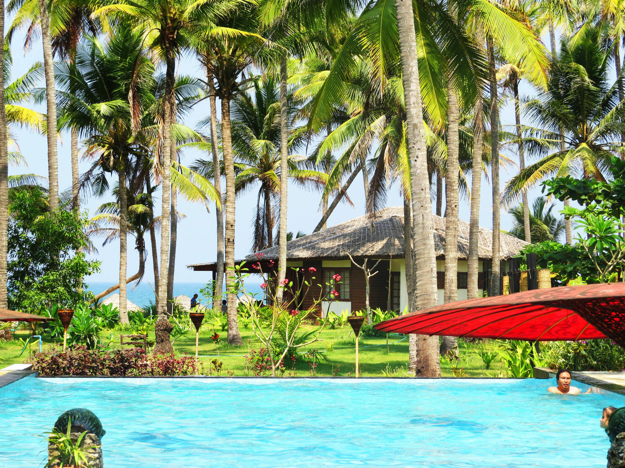 Emerald Sea Resort Ngwesaung Buitenkant foto